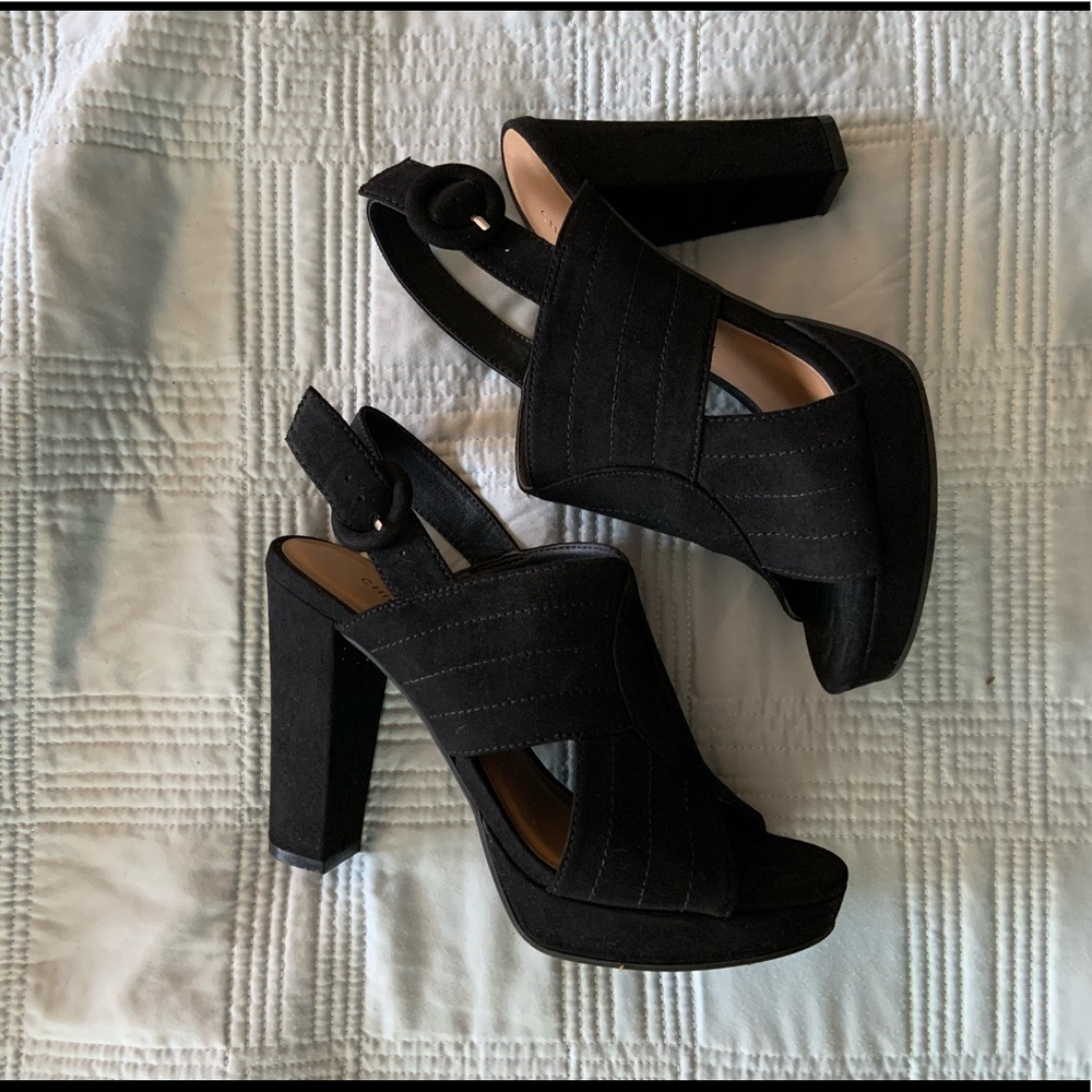 Black size 7 heels